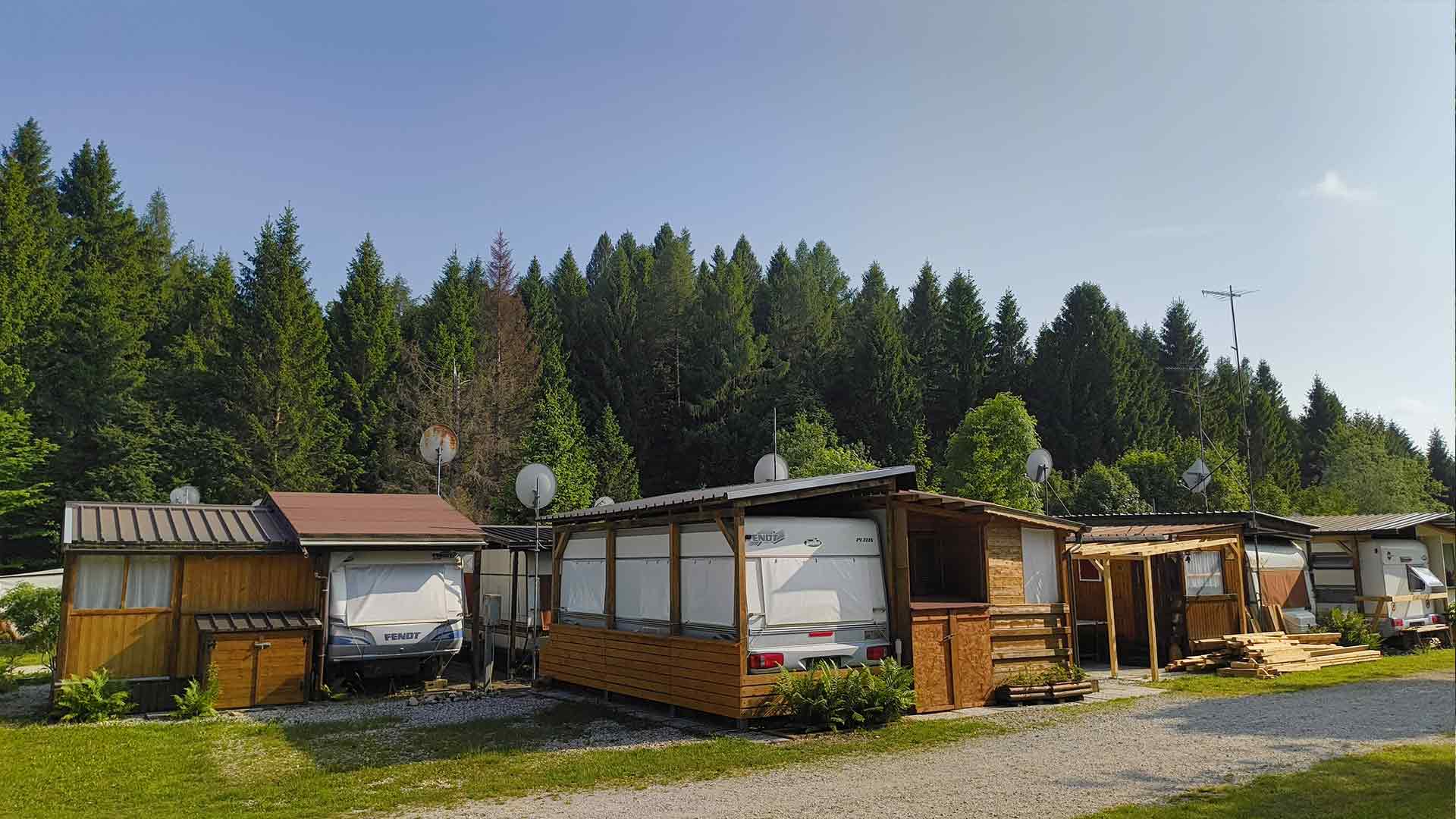 Interno del Camping Amabile circondato da natura