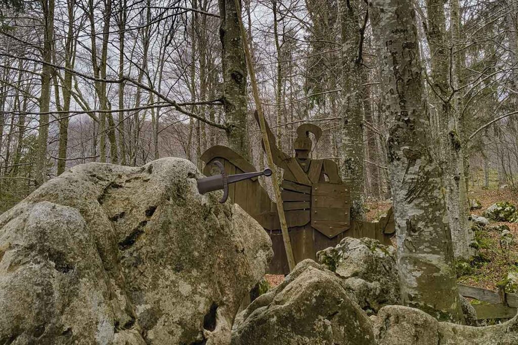 La speda nella roccia, l'Excalibur, a Tonezza del Cimone